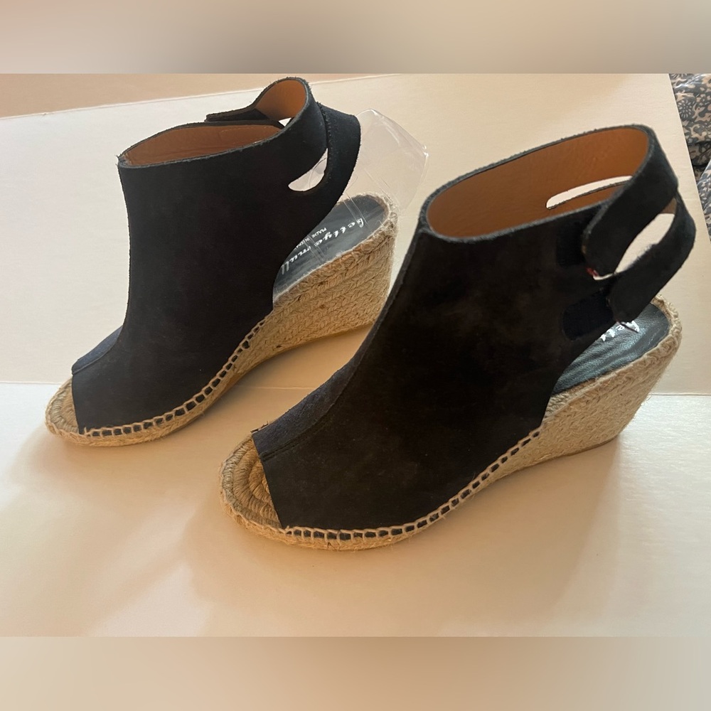 Navy suede espadrille wedges size 38 (7.5). Bettye Muller. Great condition!